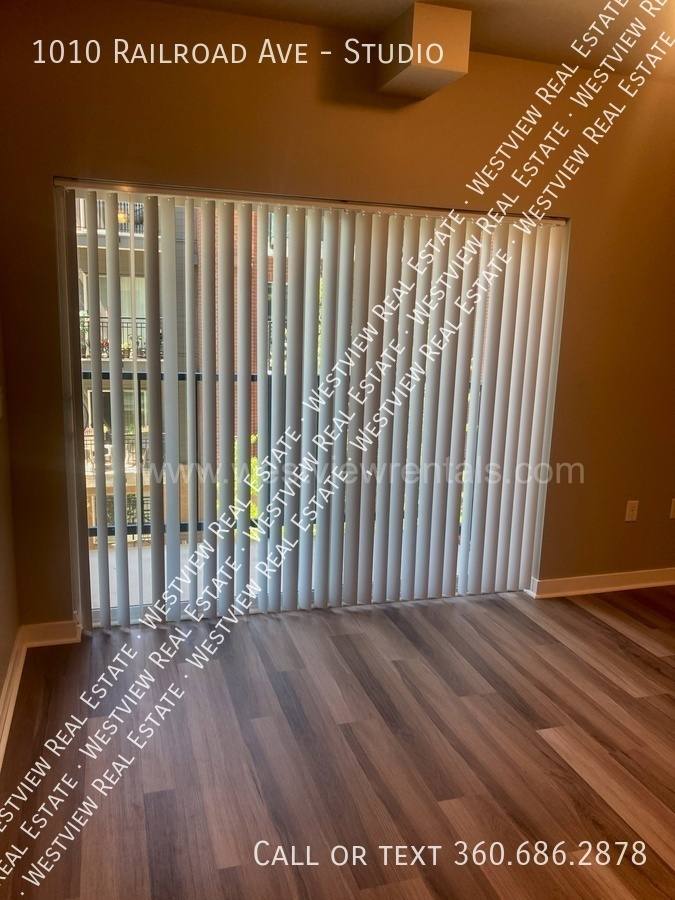 Apartment for rent at 1010 Railroad Ave, Bellingham, WA 98225