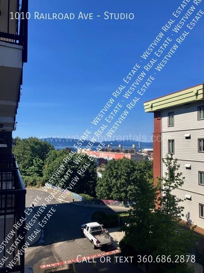 Apartment for rent at 1010 Railroad Ave, Bellingham, WA 98225