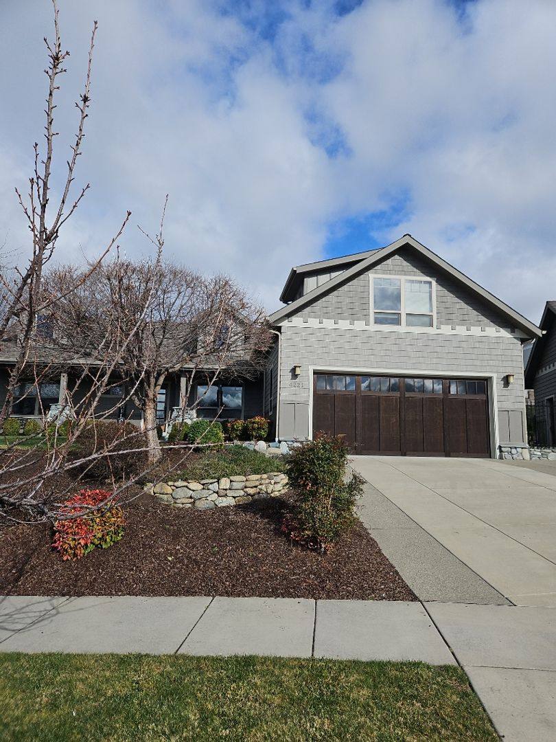 House for rent at 4221 Falcon Ridge Terrace, Medford, OR 97504