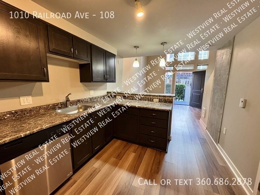 Apartment for rent at 1010 Railroad Ave #108, Bellingham, WA 98225