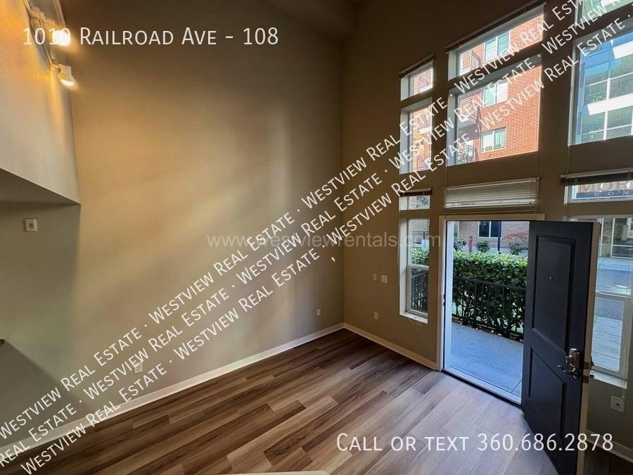 Apartment for rent at 1010 Railroad Ave #108, Bellingham, WA 98225