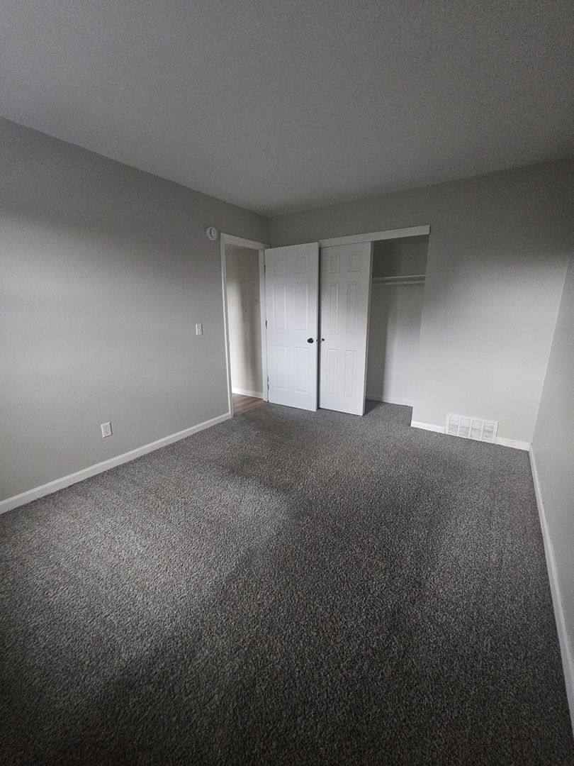 Apartment for rent at 3424 Heatherton Dr, Davenport, IA 52804