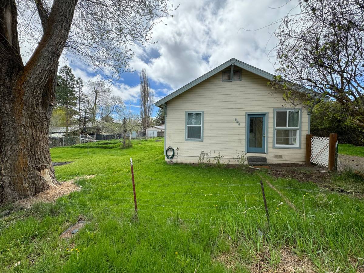 House for rent at 326 Torrey St, Klamath Falls, OR 97601