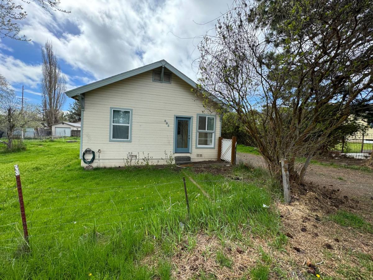 House for rent at 326 Torrey St, Klamath Falls, OR 97601