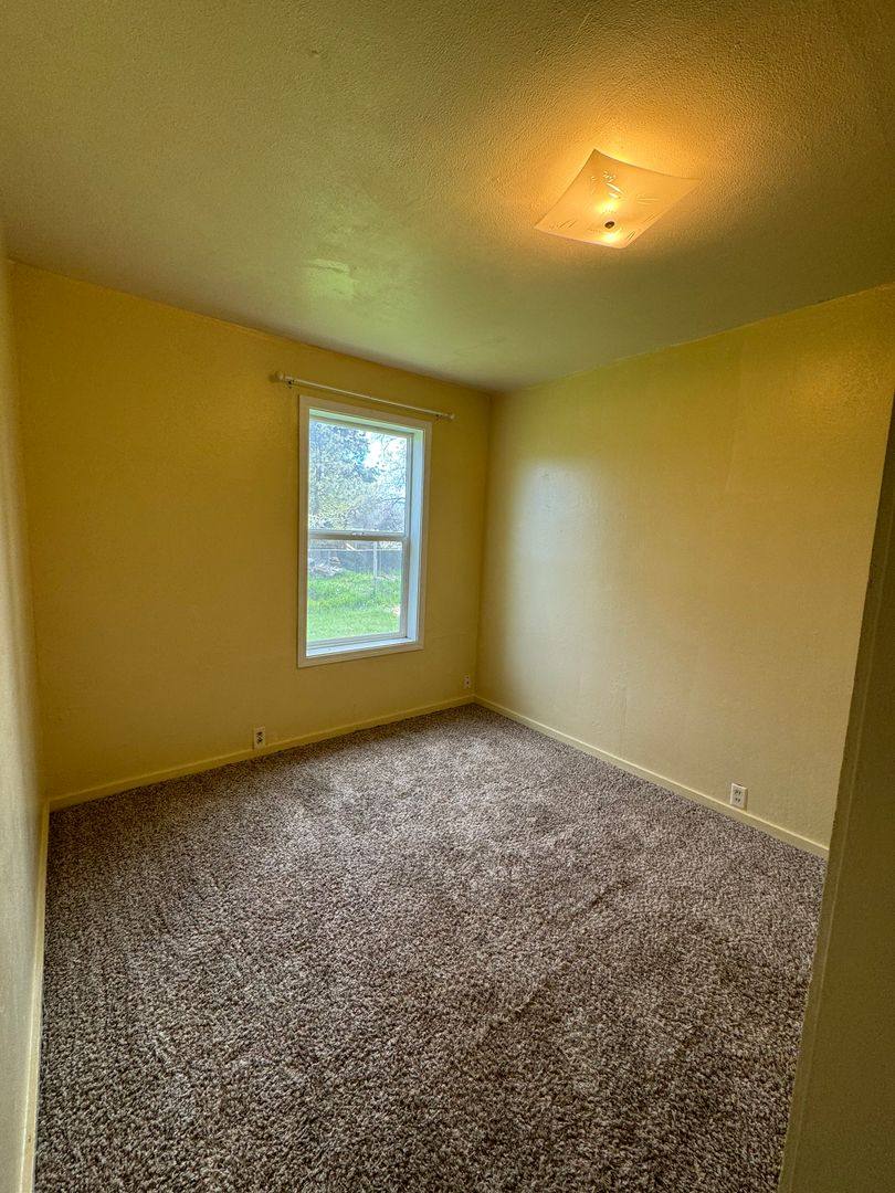 House for rent at 326 Torrey St, Klamath Falls, OR 97601