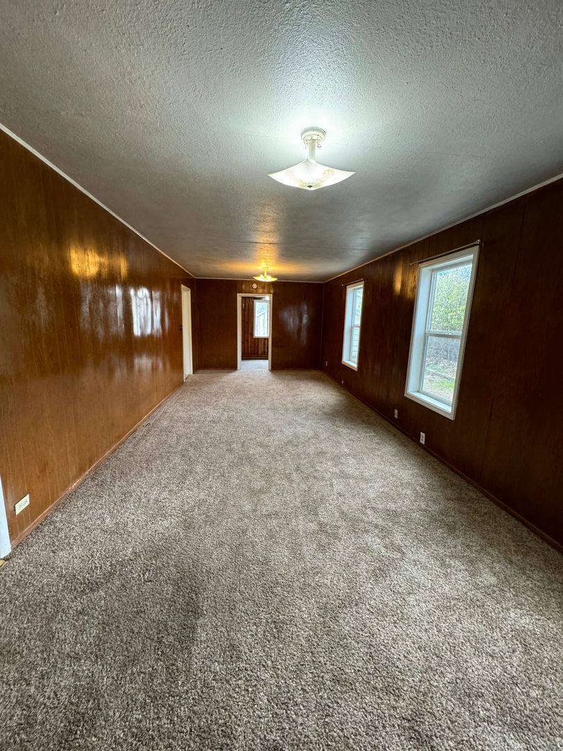 House for rent at 326 Torrey St, Klamath Falls, OR 97601