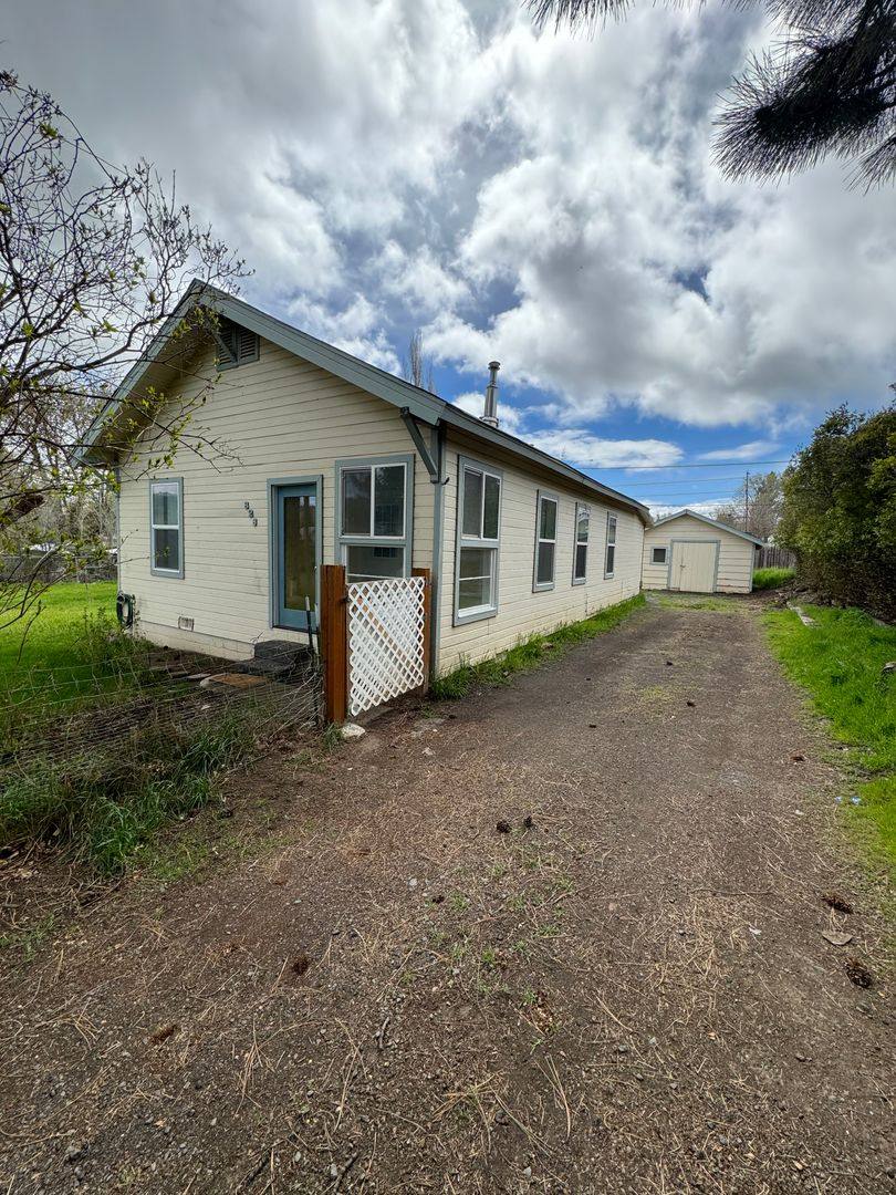 House for rent at 326 Torrey St, Klamath Falls, OR 97601