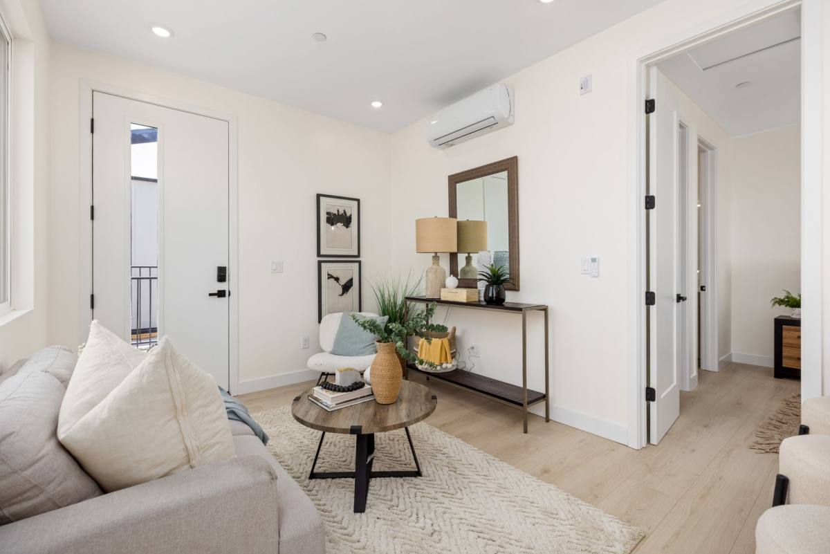 Apartment for rent at 3873-81 Boren St, San Diego, CA 92115