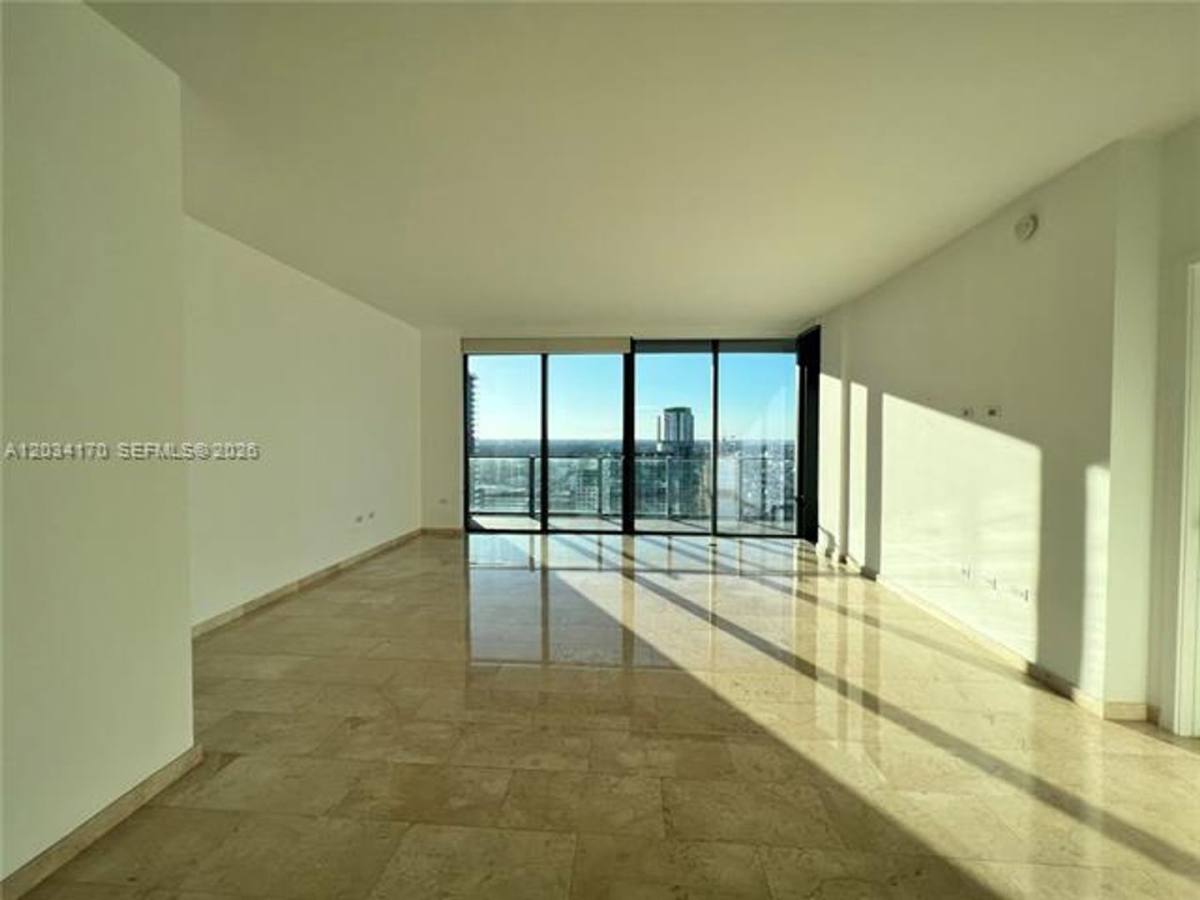Apartment for rent at 68 SE 6th St, Miami, FL 33131