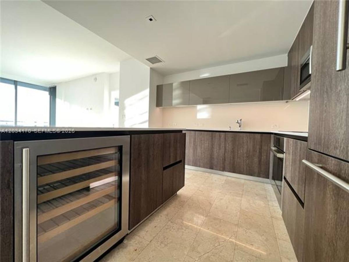 Apartment for rent at 68 SE 6th St, Miami, FL 33131