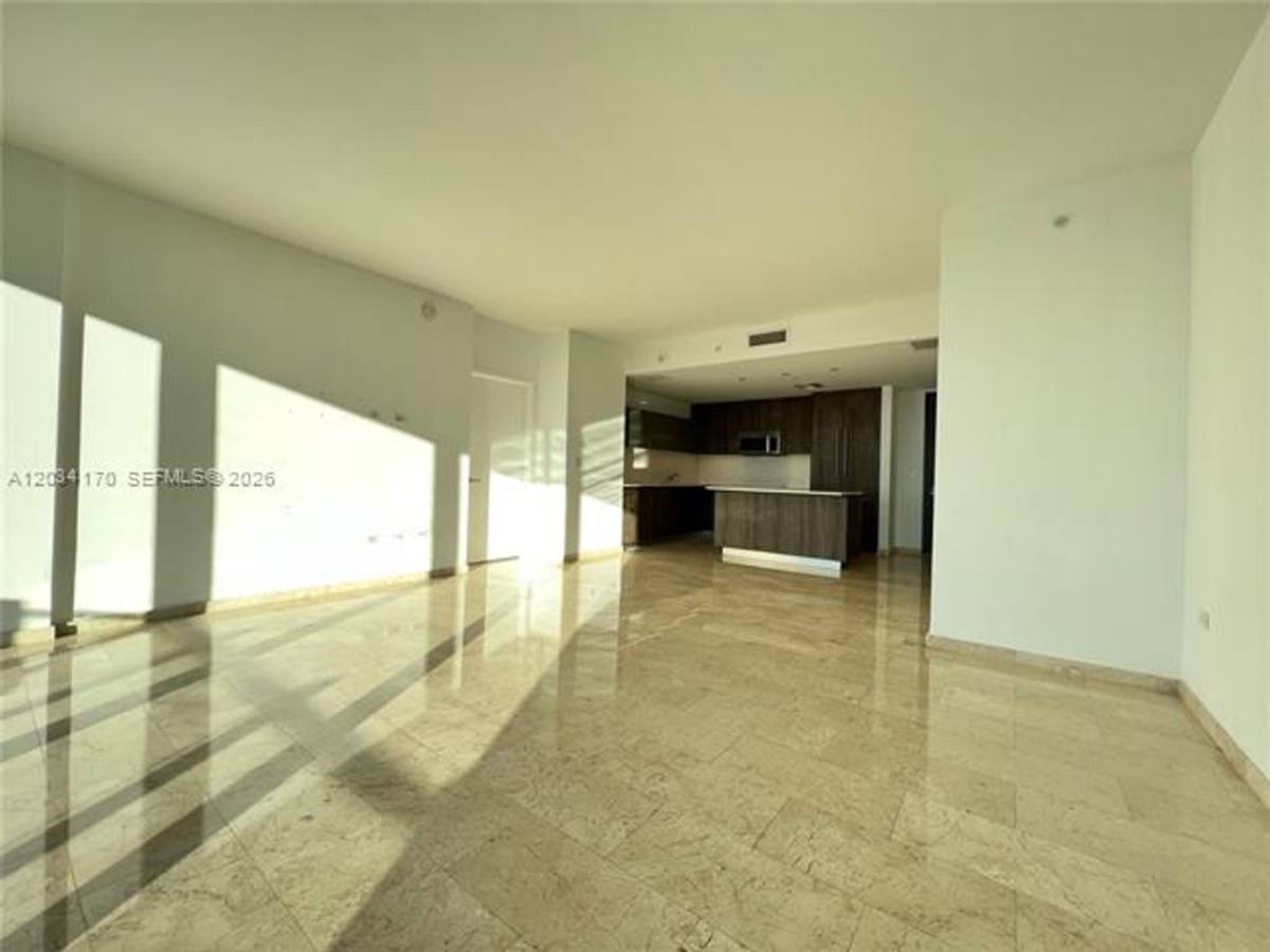 Apartment for rent at 68 SE 6th St, Miami, FL 33131
