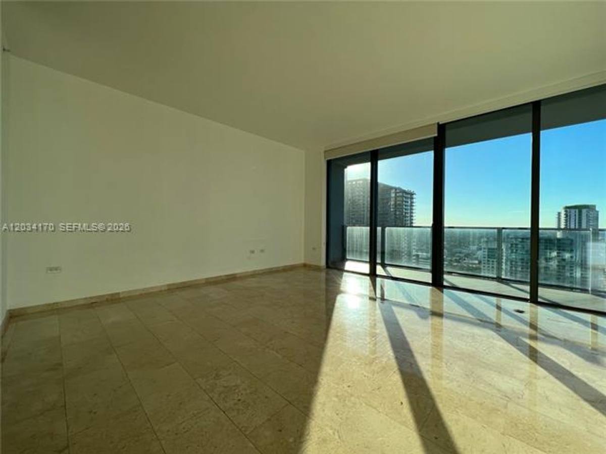 Apartment for rent at 68 SE 6th St, Miami, FL 33131