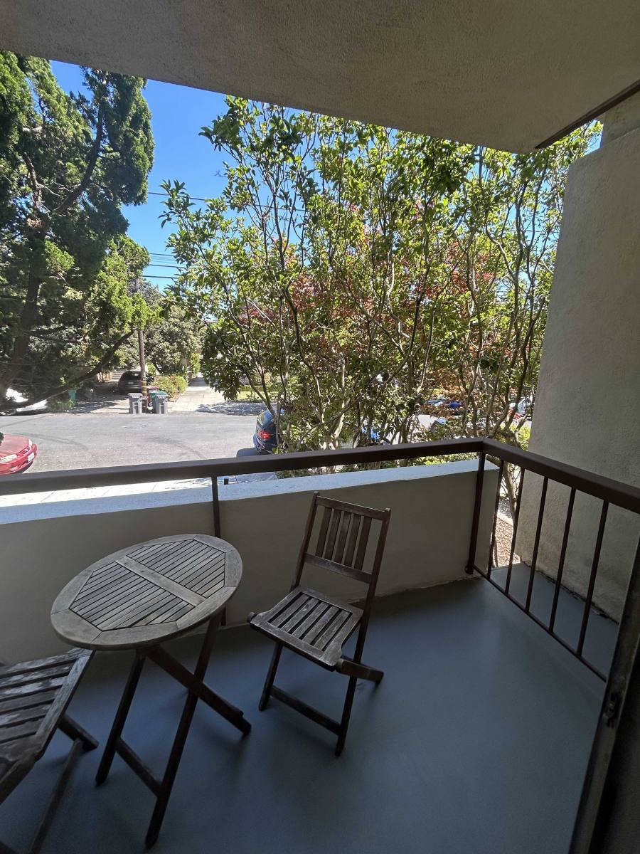 Apartment for rent at 375 Bellevue Ave #103, Oakland, CA 94610