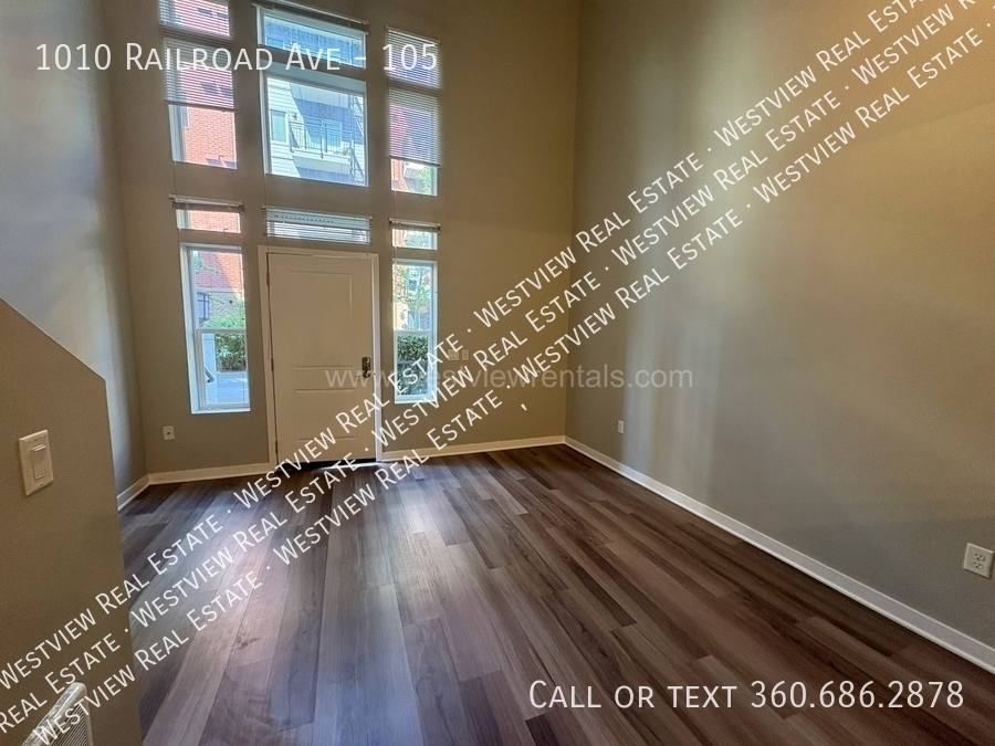 Apartment for rent at 1010 Railroad Ave #105, Bellingham, WA 98225