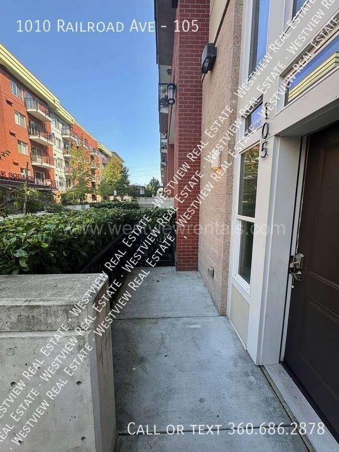 Apartment for rent at 1010 Railroad Ave #105, Bellingham, WA 98225