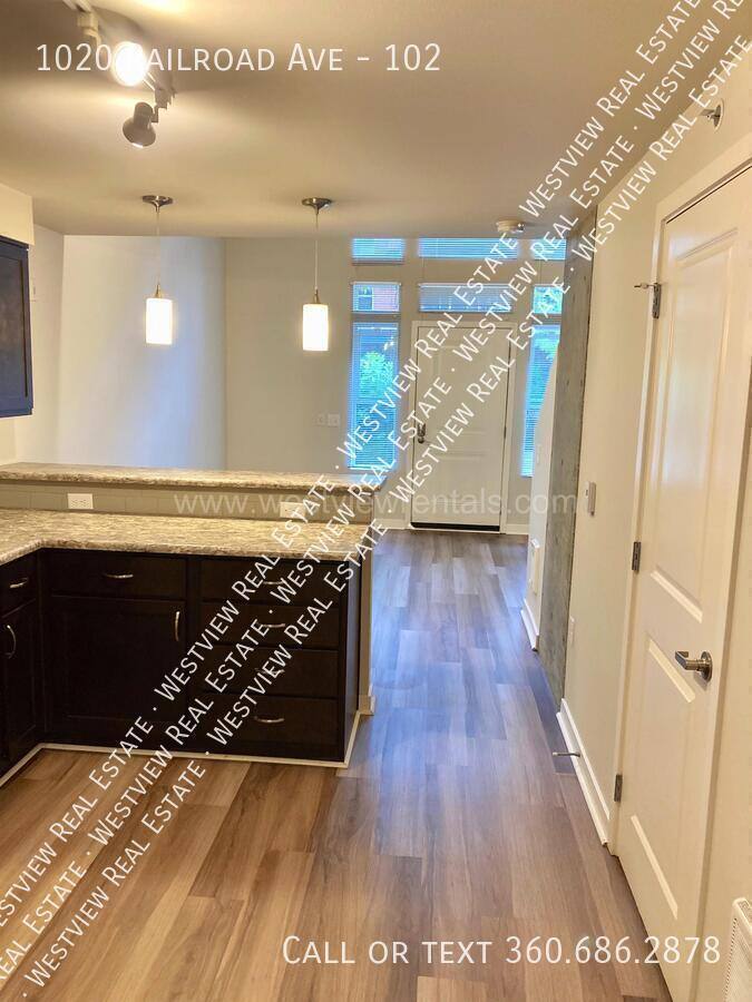 Apartment for rent at 1020 Railroad Ave #102, Bellingham, WA 98225