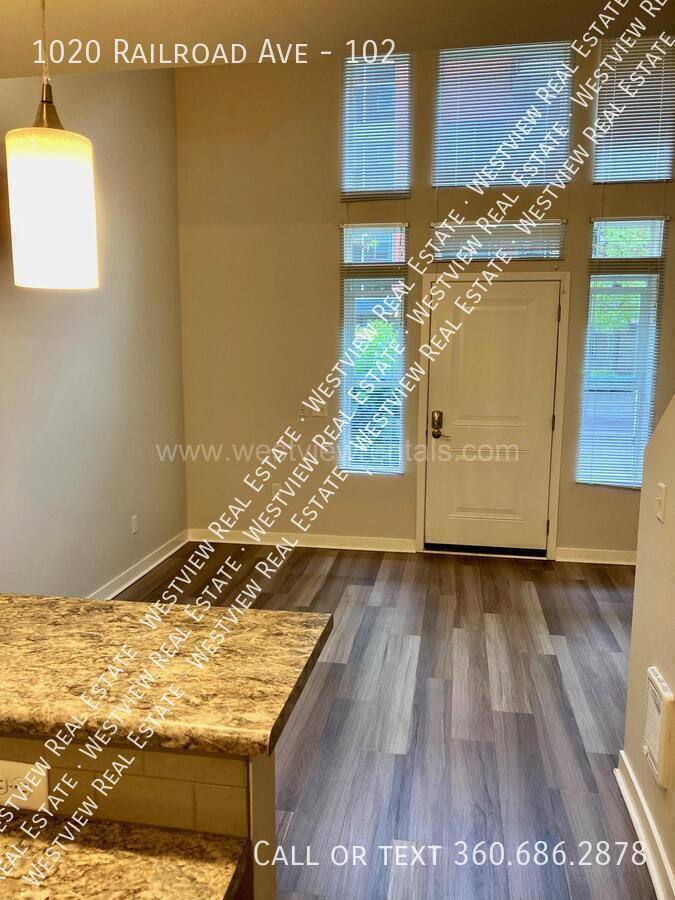Apartment for rent at 1020 Railroad Ave #102, Bellingham, WA 98225