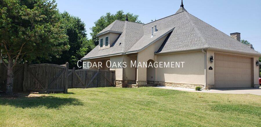 Townhouse for rent at 1620 Park St, Lowell, AR 72745