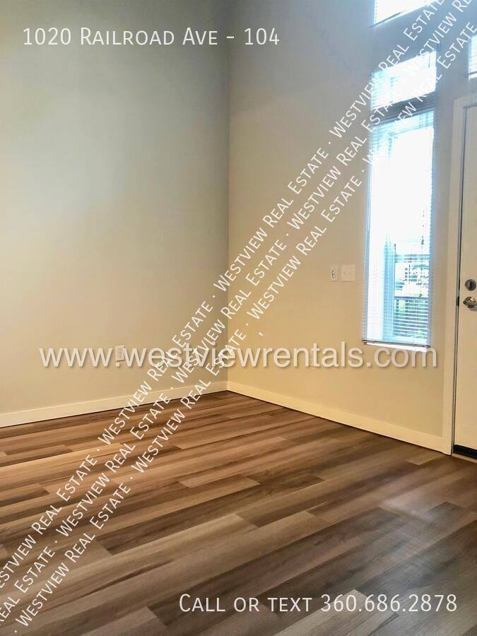 Apartment for rent at 1020 Railroad Ave #104, Bellingham, WA 98225