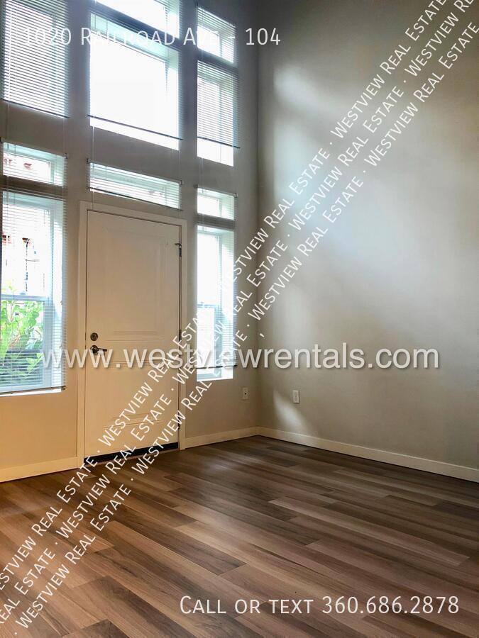 Apartment for rent at 1020 Railroad Ave #104, Bellingham, WA 98225