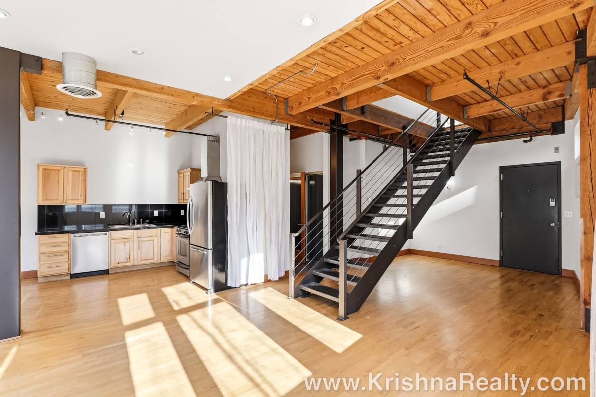 Condo for rent at 725 NW Flanders St, Portland, OR 97209