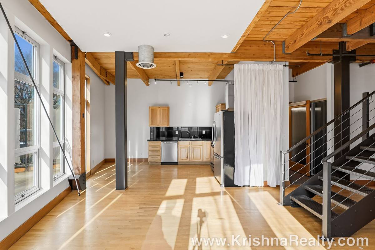 Condo for rent at 725 NW Flanders St, Portland, OR 97209