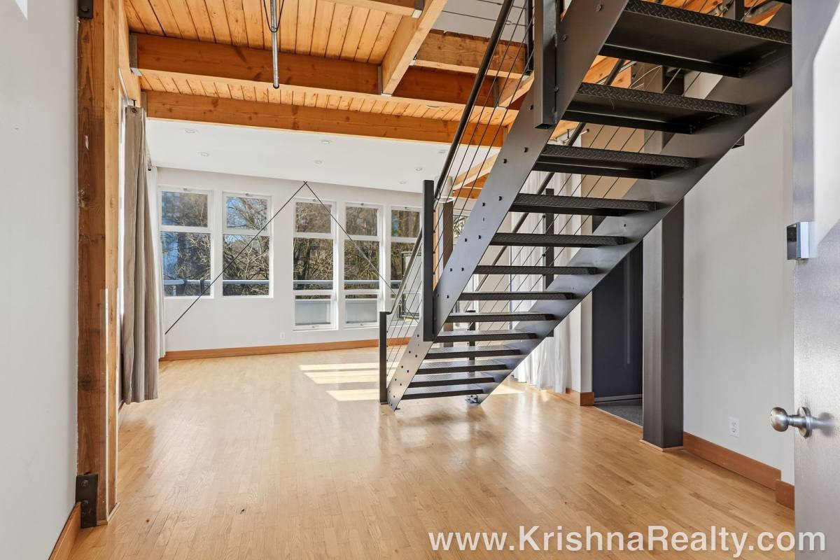 Condo for rent at 725 NW Flanders St, Portland, OR 97209