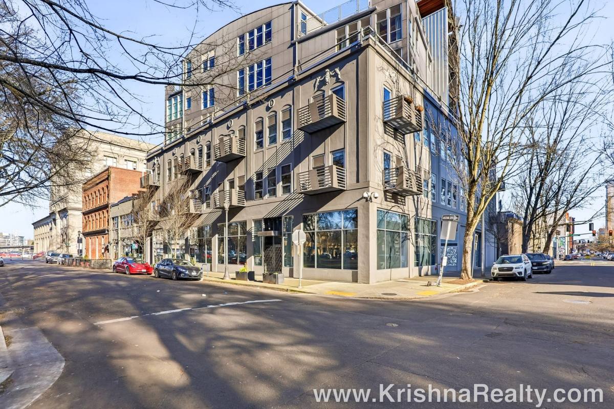 Condo for rent at 725 NW Flanders St, Portland, OR 97209