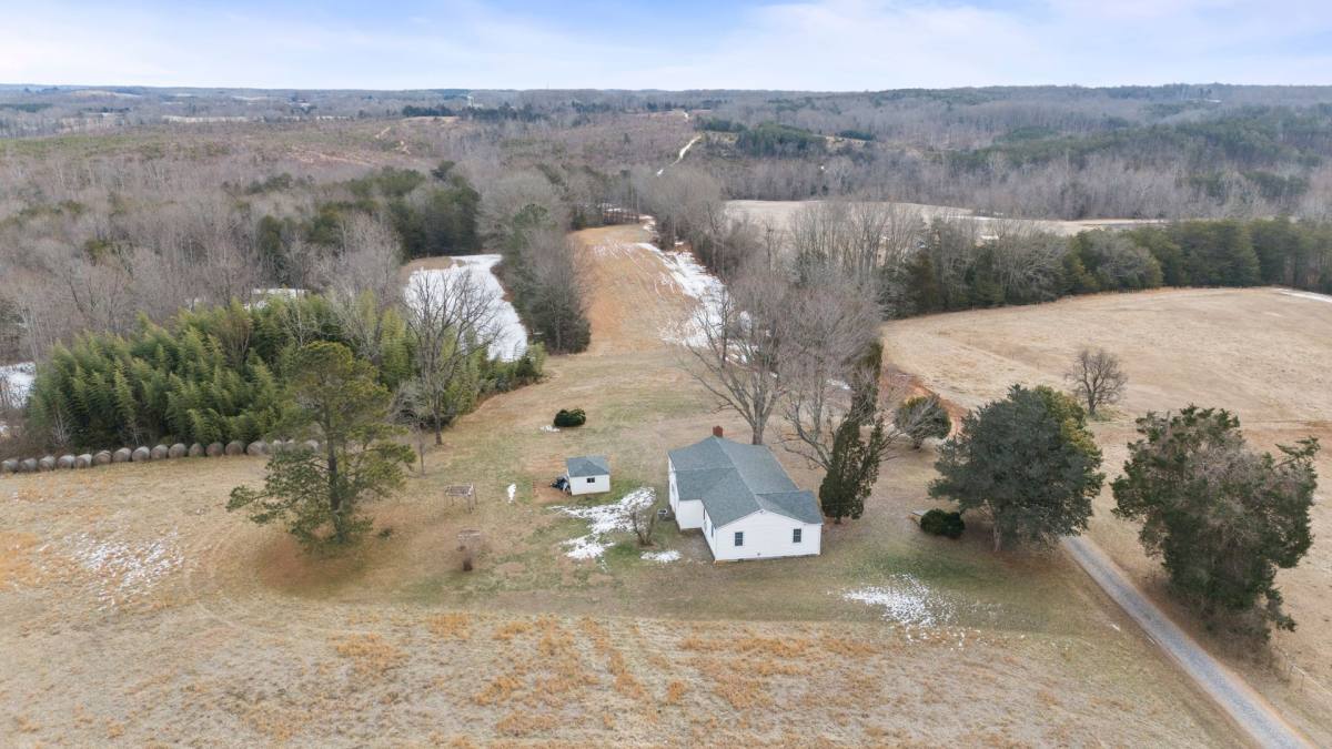 House for rent at 552 Cook Johnson Rd, Prospect, VA 23960