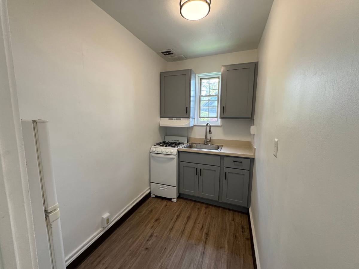 Apartment for rent at 572 Chestnut St, Meadville, PA 16335