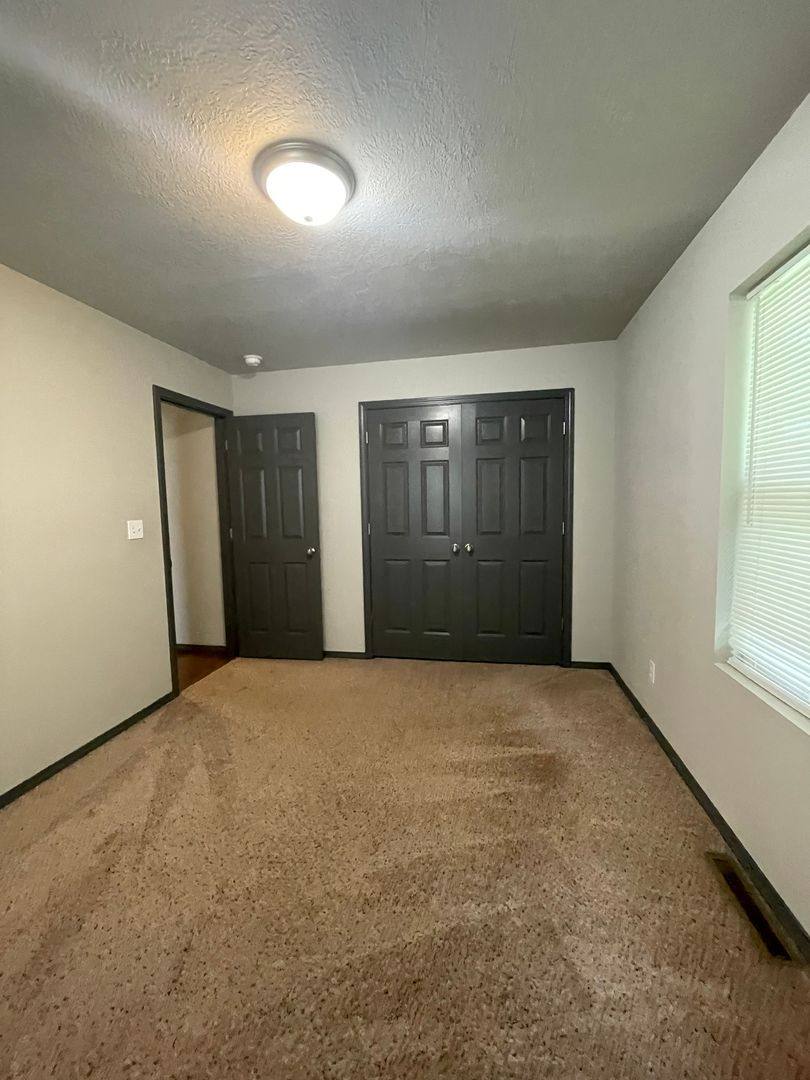 House for rent at 1918 S Broadway Ave, Springfield, MO 65807