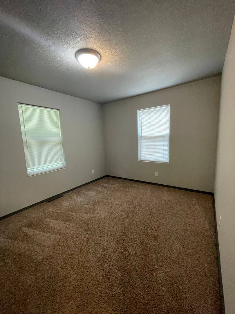 House for rent at 1918 S Broadway Ave, Springfield, MO 65807