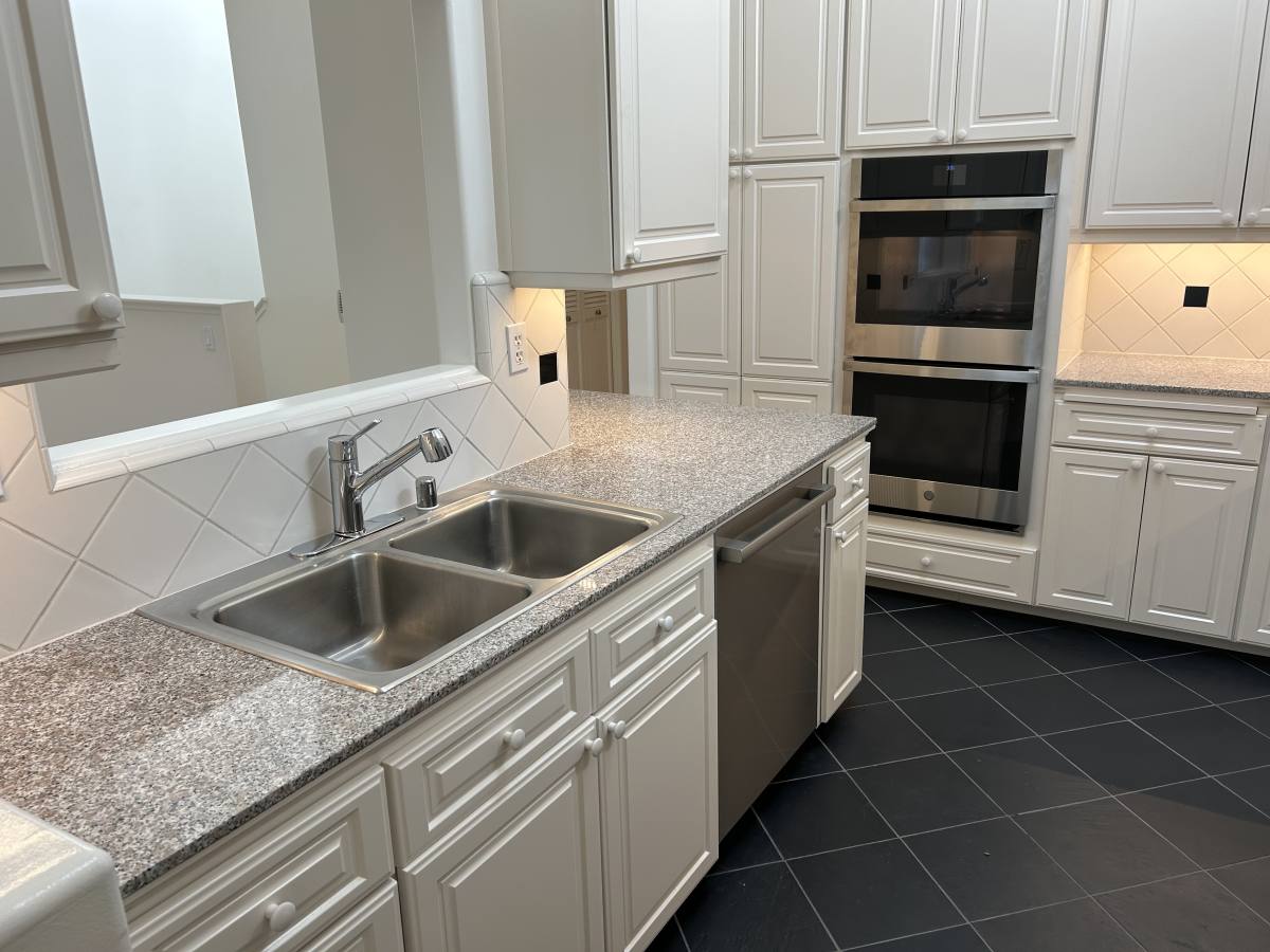 Townhouse for rent at 6676 Charing Cross Rd, Oakland, CA 94618