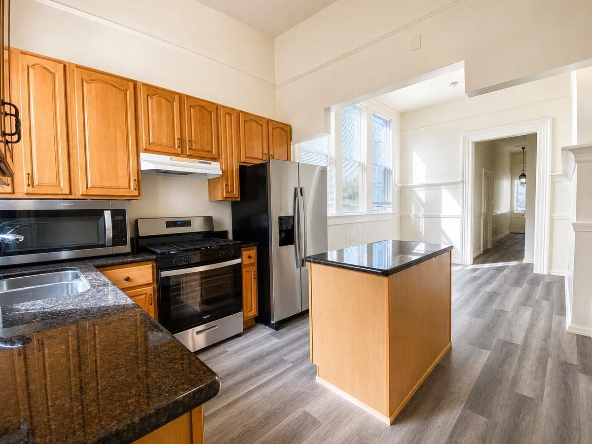 Apartment for rent at 243 Waller St, San Francisco, CA 94102