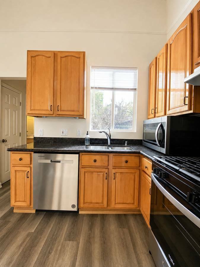 Apartment for rent at 243 Waller St, San Francisco, CA 94102