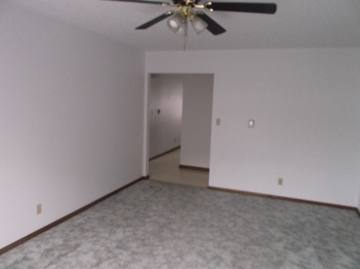Apartment for rent at 123 2nd Ave SE #2, Oelwein, IA 50662