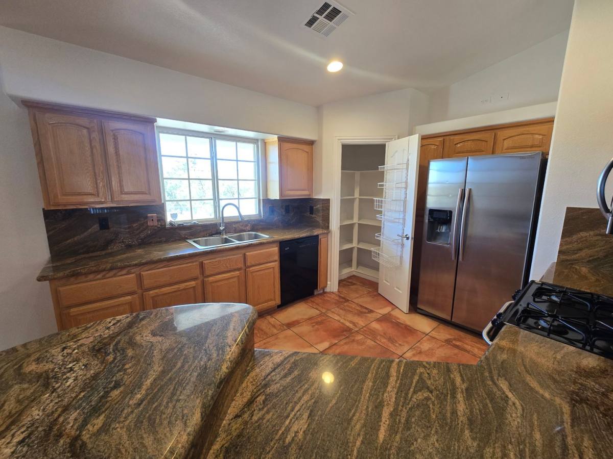 House for rent at 61818 Alta Mesa Dr, Joshua Tree, CA 92252
