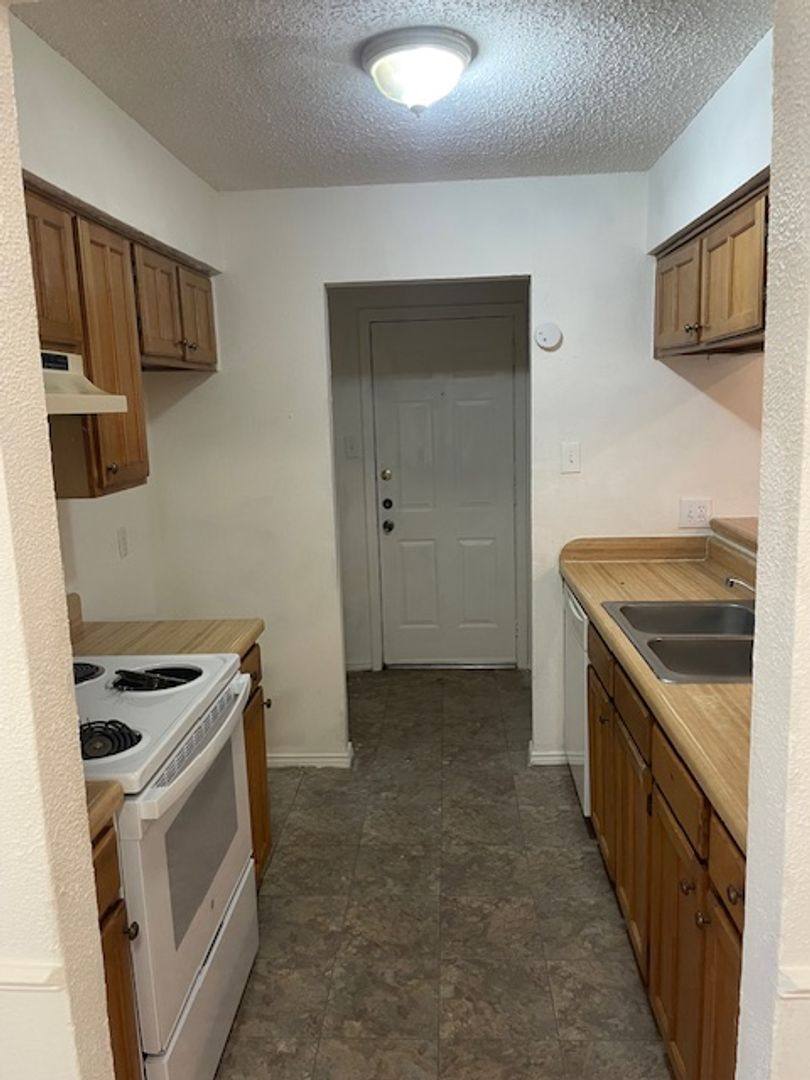 House for rent at 716 Woodland Court, Kennedale, TX 76060