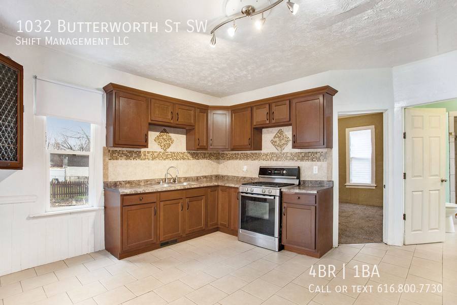 House for rent at 1032 Butterworth St SW, Grand Rapids, MI 49504