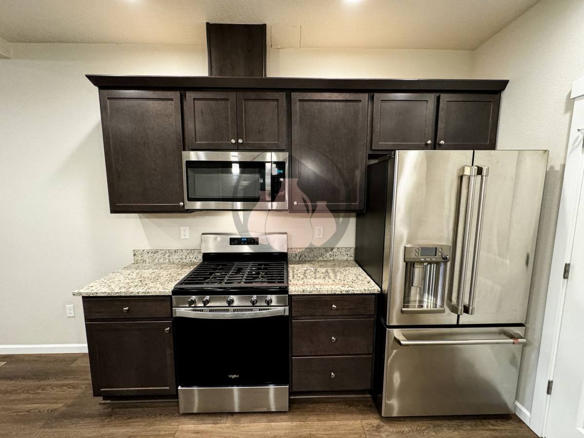 Townhouse for rent at 1668 SE Barberry Ave, Dallas, OR 97338