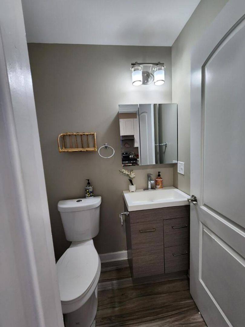 Apartment for rent at 805 S Bishop St, Chicago, IL 60607
