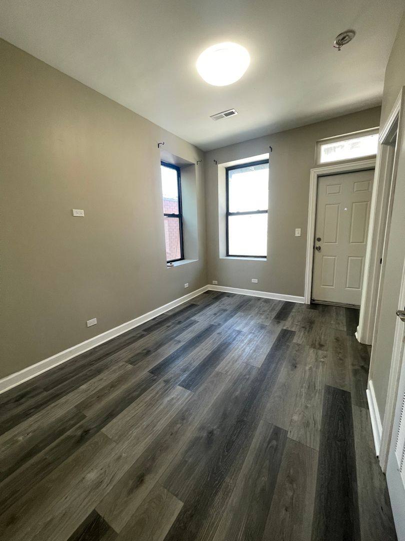 Apartment for rent at 805 S Bishop St, Chicago, IL 60607
