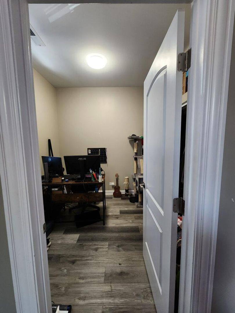 Apartment for rent at 805 S Bishop St, Chicago, IL 60607