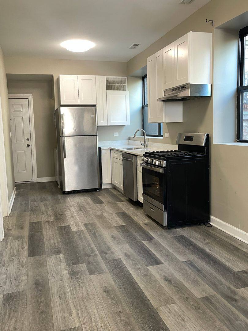 Apartment for rent at 805 S Bishop St, Chicago, IL 60607