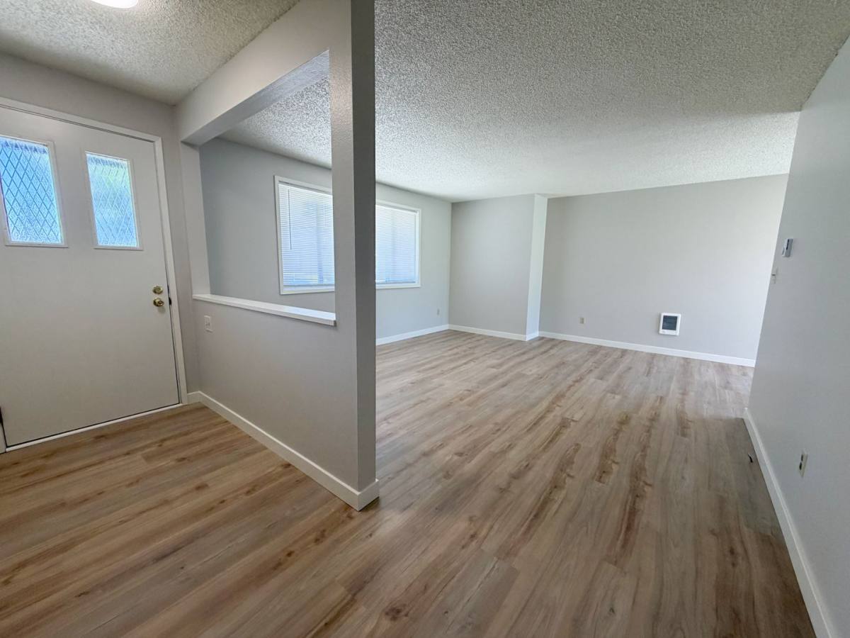 Apartment for rent at 6127 - 6131 Onyx Ave, Klamath Falls, OR 97603