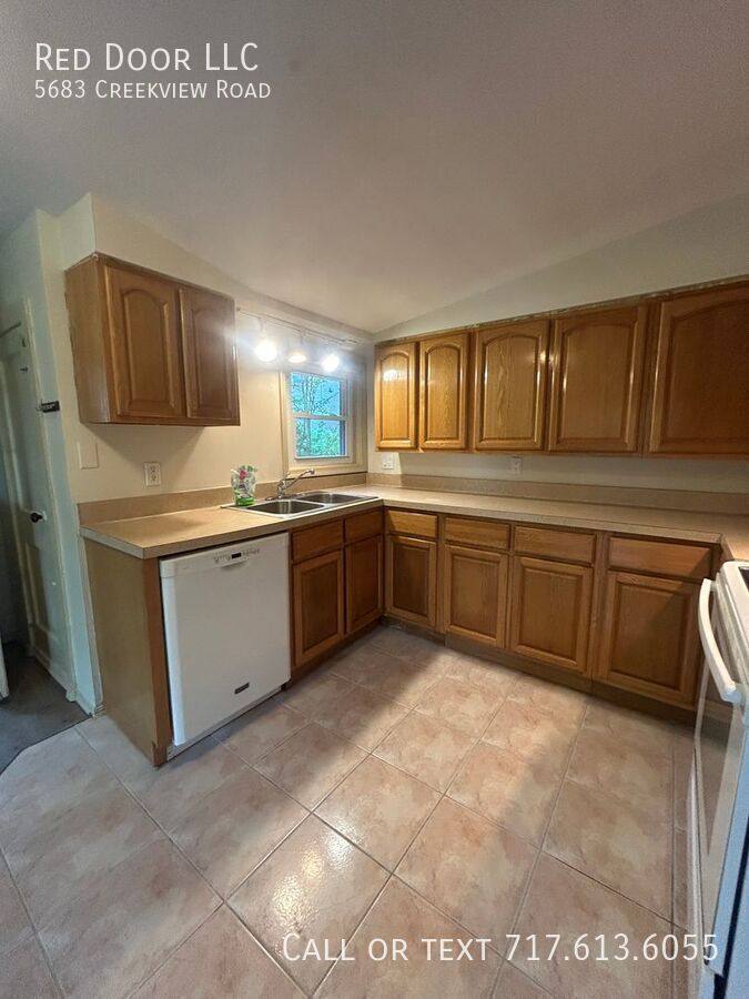 House for rent at 5683 Creekview Rd, Mechanicsburg, PA 17050