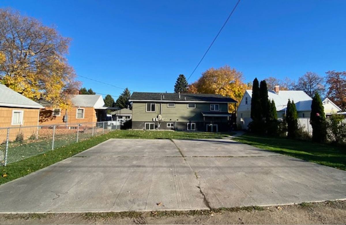 Apartment for rent at 1539 S 9th St W, Missoula, MT 59801