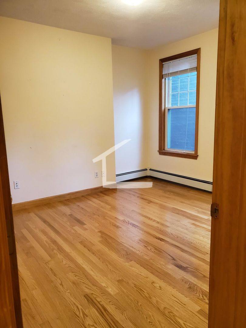 House for rent at 4 Dighton St #1, Brighton, MA 02135
