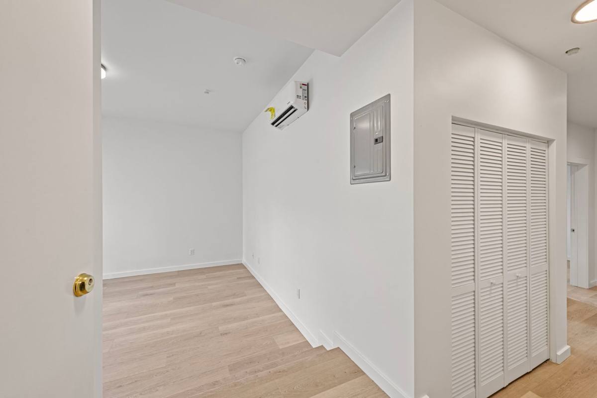 Apartment for rent at 901 Pine St, San Francisco, CA 94108