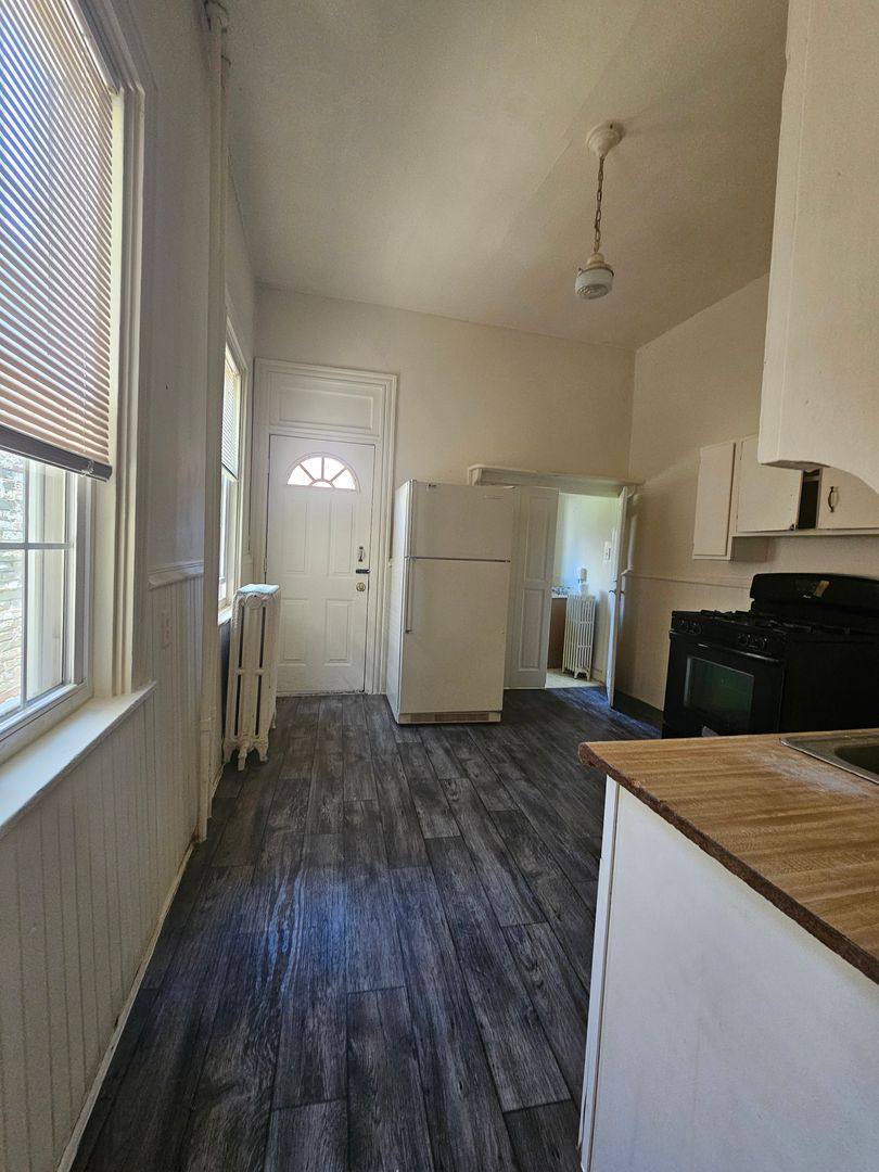 Apartment for rent at 205 W King St, Lancaster, PA 17602